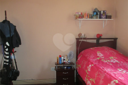 Apartamento com área útil de 72 m², 2 quartos no Bairro do Cambuci.