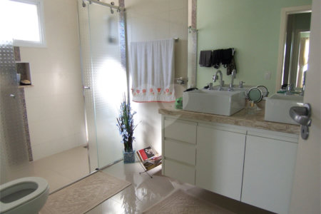 Casa à venda com 3 suítes no condomínio Residencial Recanto dos Paturis, Vinhedo - SP