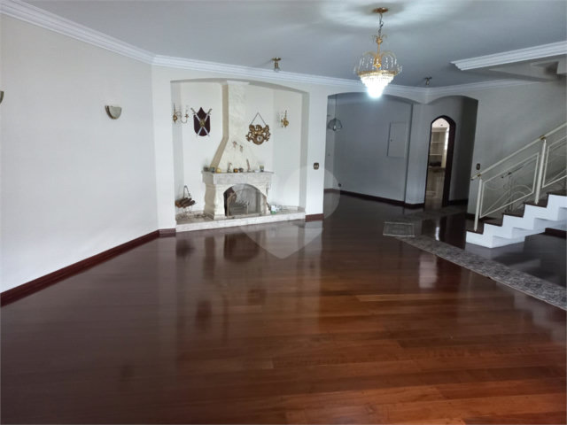 Sobrado à venda ou para alugar com 4 quartos, sendo 1 suíte,  em Barro Branco (zona Norte), São Paulo, SP