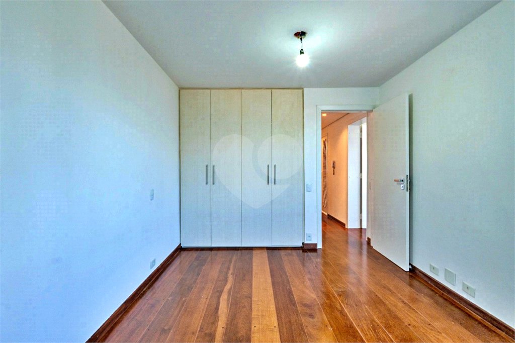 Apartamento à venda com 3 suítes em Campo Belo, São Paulo, SP