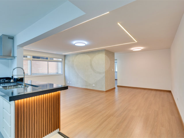 Apartamento à venda com 2 quartos, sendo 1 suíte,  em Santo Amaro, São Paulo, SP
