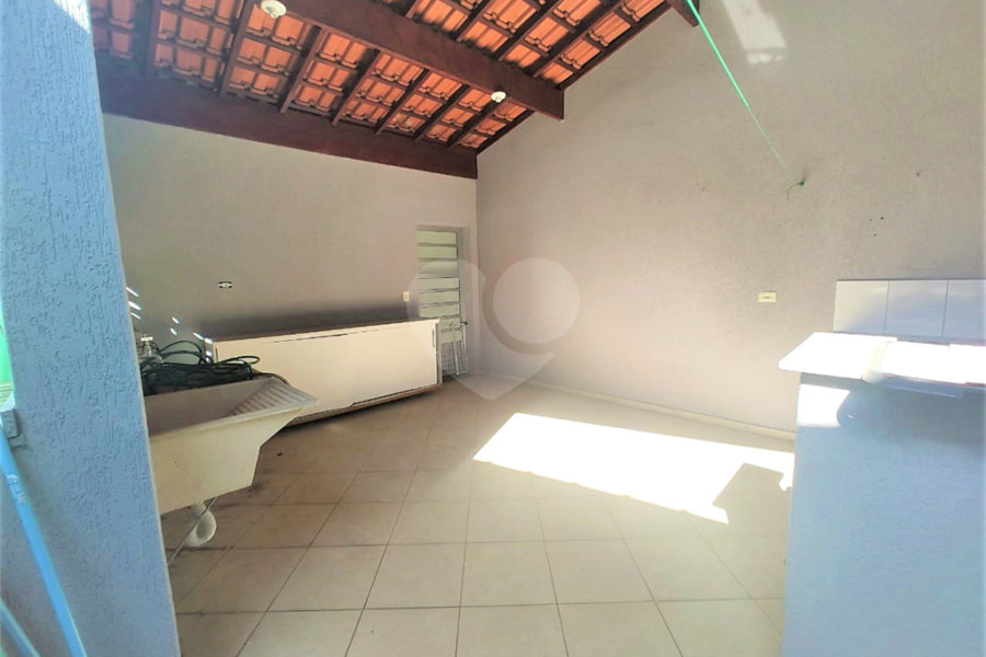 Sobrado à venda com 4 quartos, sendo 1 suíte, em Jardim Regina, São Paulo, SP