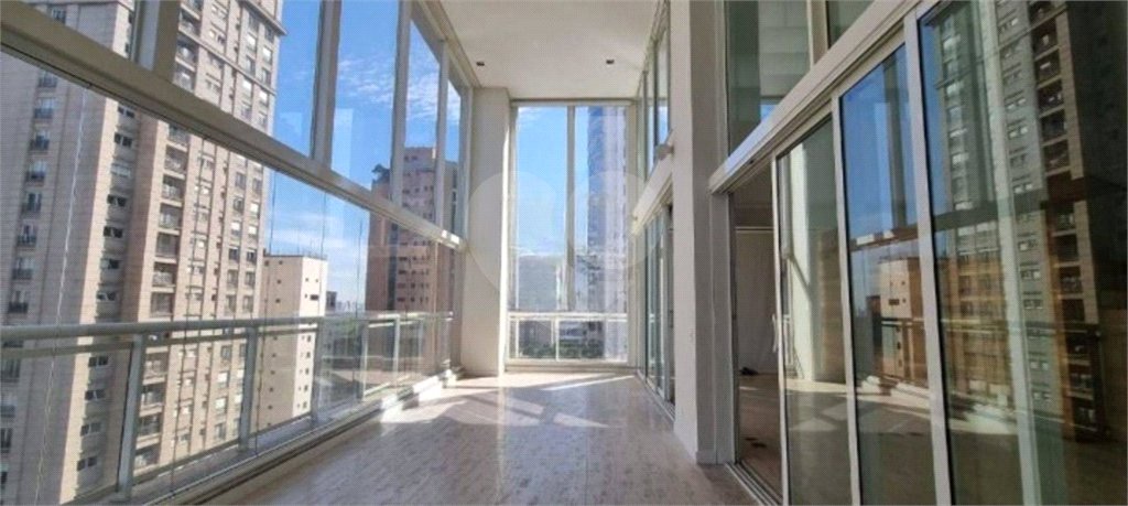 Apartamento à venda com 3 suítes em Vila Mariana, São Paulo, SP