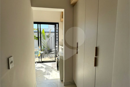 Casa à venda com 3 suítes no condomínio Reserva Central Parque, Salto - SP