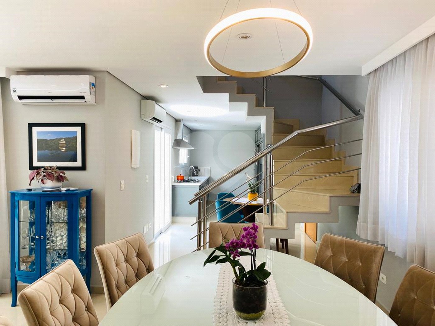 Casa à venda com 4 quartos, sendo 2 suítes, no condomínio Residencial Vila Lagos, São Paulo - SP