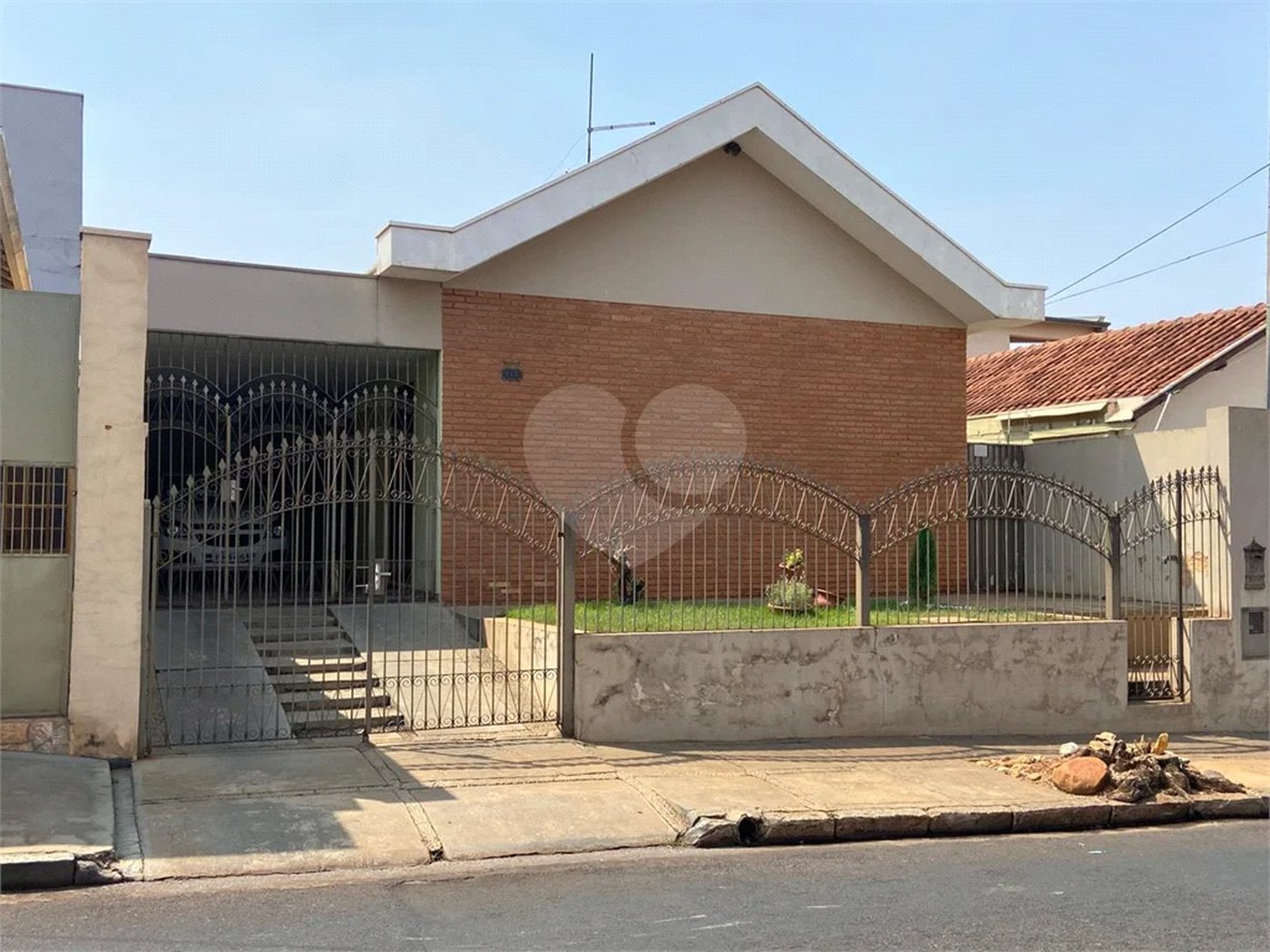 Casa à venda com 3 quartos, sendo 1 suíte, no Centro, Araraquara, SP