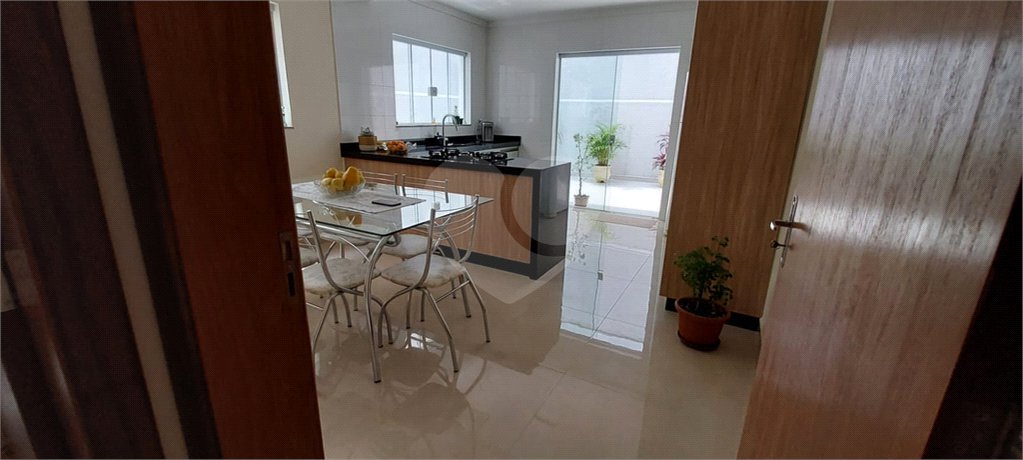 Casa à venda com 3 quartos, sendo 1 suíte,  em Vila Galvão, Guarulhos, SP