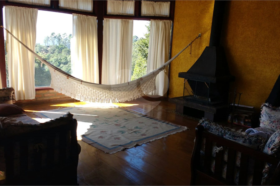 Casa à venda com 4 suítes no condomínio Parque Petrópolis 4 Secção, Mairiporã - SP