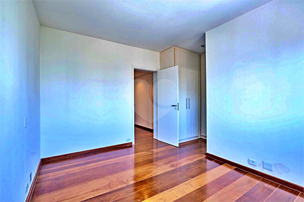 Apartamento à venda com 3 suítes em Campo Belo, São Paulo, SP