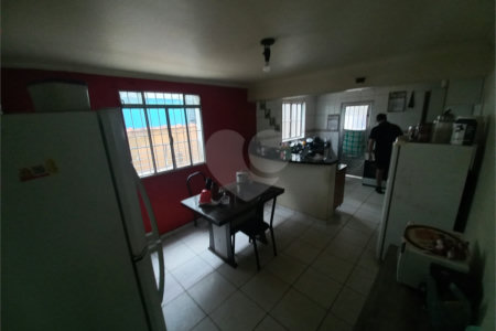 Sobrado à venda com 3 quartos, sendo 1 suíte, em Jardim Helga, São Paulo, SP