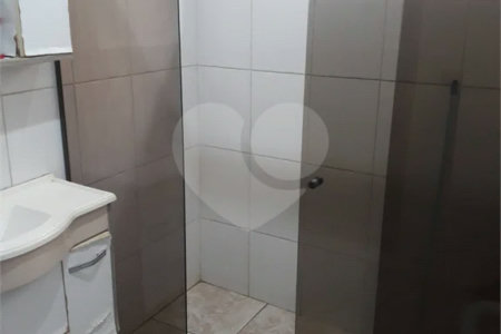 Casa térrea com amplo terreno