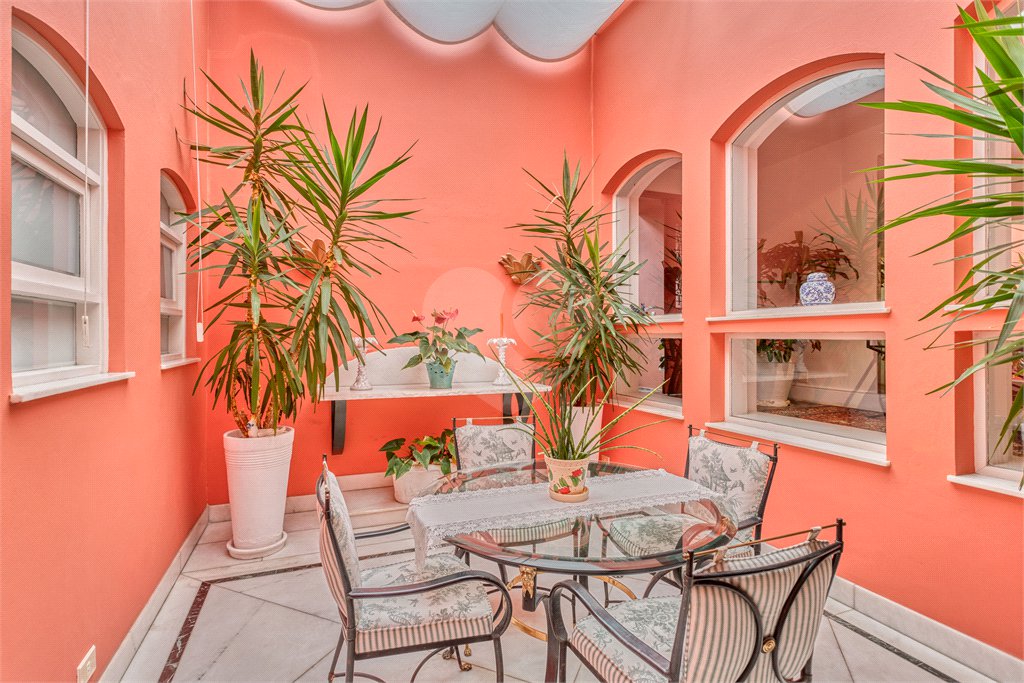 Casa à venda com 5 quartos, sendo 4 suítes, em Brooklin Velho, São Paulo, SP