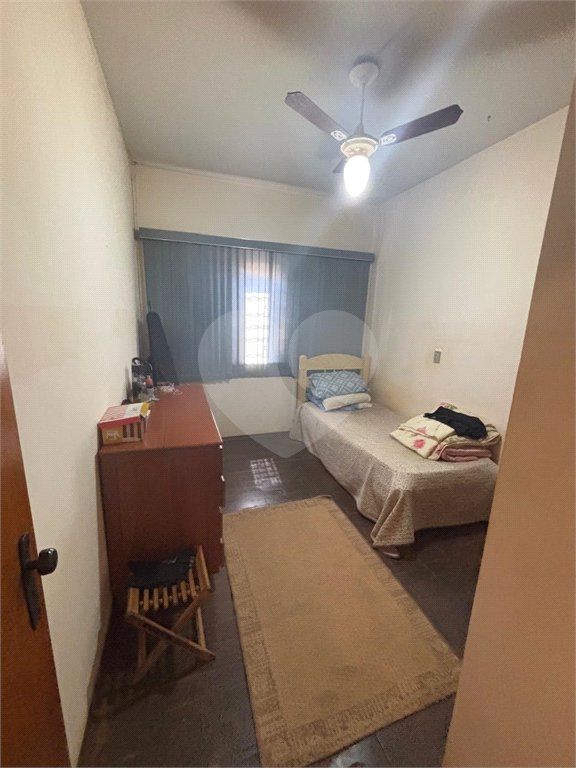 Casa à venda com 3 quartos, sendo 1 suíte, em Parque Laranjeiras, Araraquara, SP