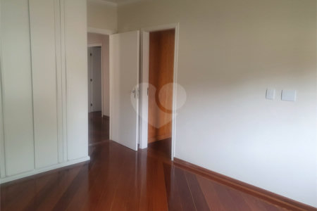 Casa à venda com 4 quartos, sendo 2 suítes,  no condomínio Lake Louise, São Paulo - SP
