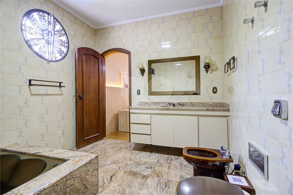 Casa à venda com 3 suítes em Morumbi, São Paulo, SP