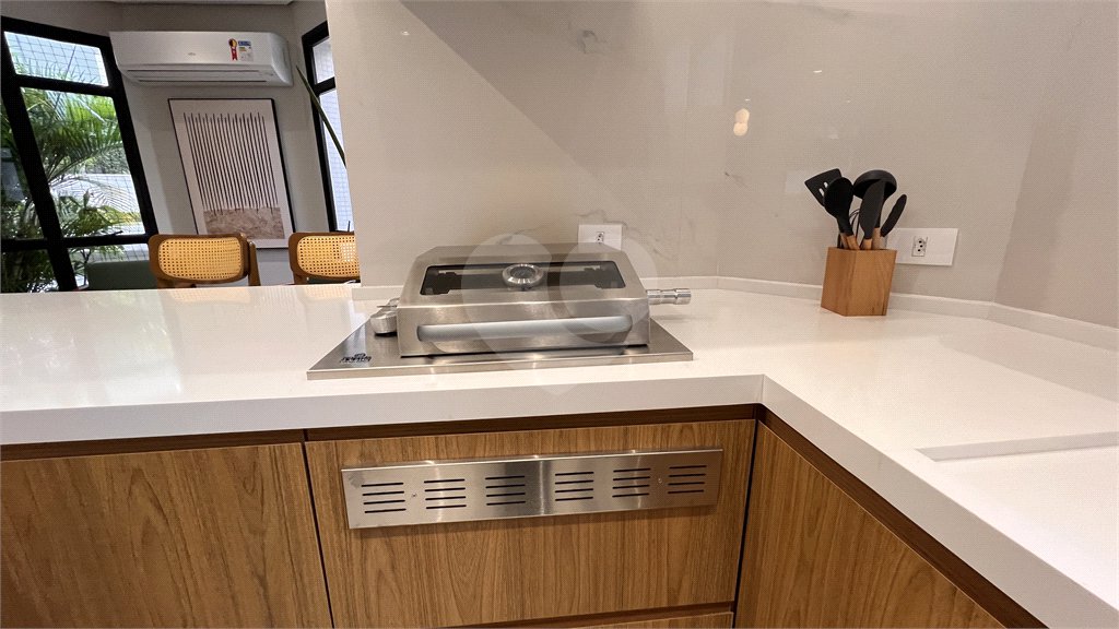 Apartamento à venda com 4 quartos, sendo 1 suíte, em Vila Mariana, São Paulo, SP