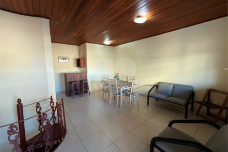 Cobertura à venda com 4 quartos, sendo 2 suítes,  em Braga, Cabo Frio, RJ