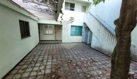 Sobrado à venda com 10 quartos em Campo Belo, São Paulo, SP
