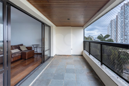 Apartamento à venda com 4 quartos, sendo 3 suítes,  em Jardim Monte Kemel, São Paulo, SP