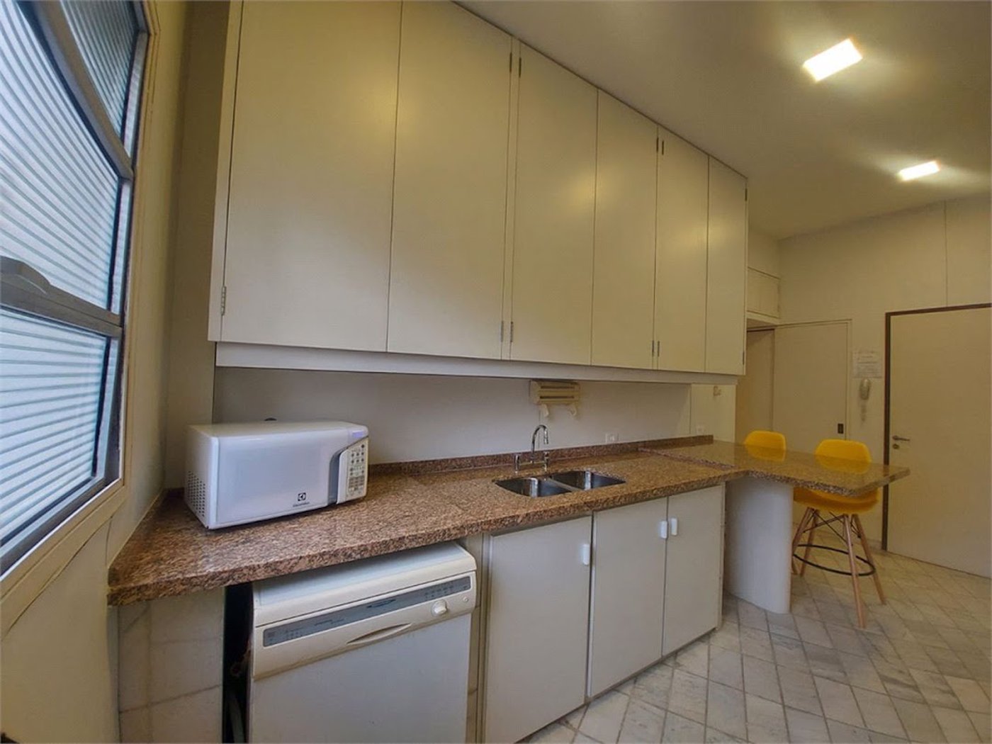 Apartamento com 4 dormitórios à venda, 120 m² por R$ 700.000,00 - Pitangueiras - Guarujá/SP