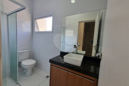 Casa à venda com 3 quartos, sendo 1 suíte, no condomínio Residencial Américo Figueiredo, Sorocaba - SP