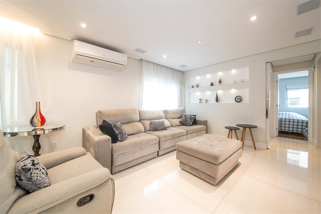Apartamento à venda com 3 quartos, sendo 2 suítes, em Vila Mariana, São Paulo, SP