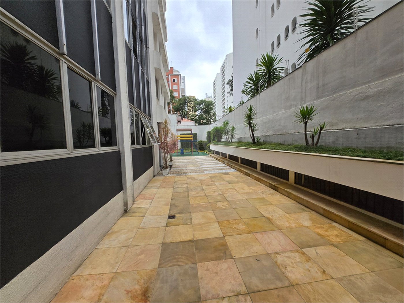 Apartamento à venda com 3 quartos, sendo 1 suíte, em Indianópolis, São Paulo, SP