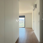 Apartamento T2 à venda em Águas Santas, Maia, Portugal – Varanda e garagem