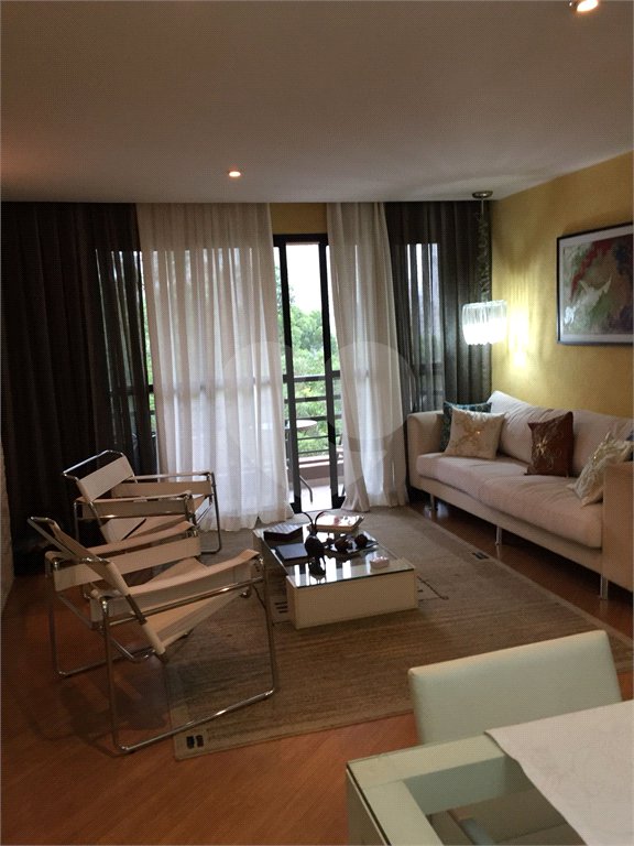 Apartamento à venda com 3 quartos, sendo 1 suíte, em Vila Andrade, São Paulo, SP