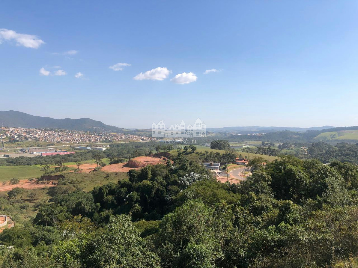 Terreno à venda no condomínio Alto da Floresta, Bom Jesus dos Perdões - SP