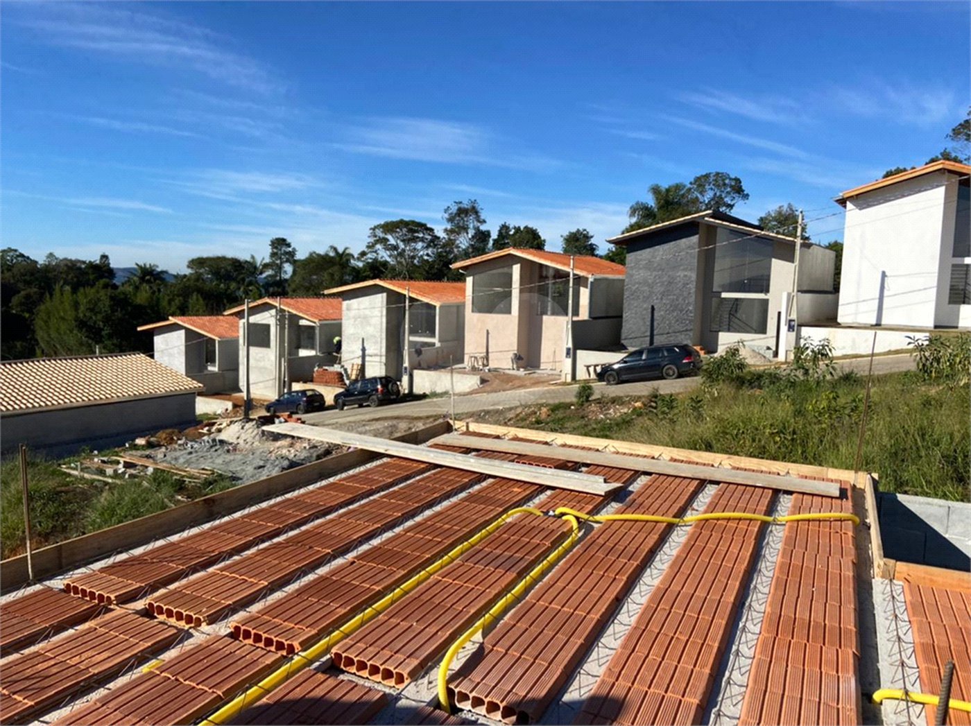 Casa à venda com 2 quartos, sendo 1 suíte,  no condomínio Águas de São Pedro, Mairiporã - SP
