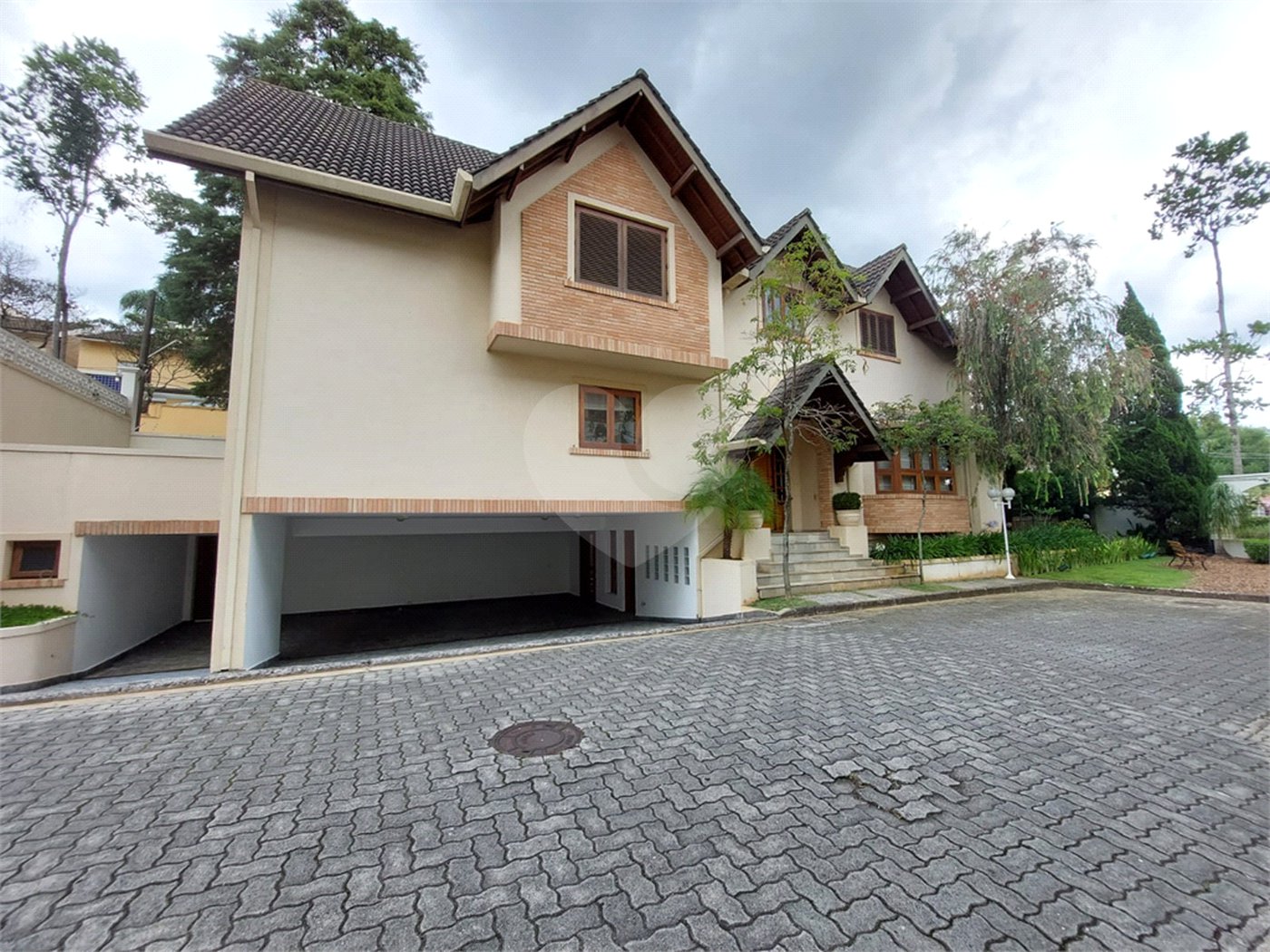 Casa à venda ou para alugar com 4 suítes no condomínio Vilaggio Monte Alegre, São Paulo - SP