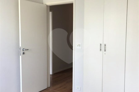 Apartamento à venda com 3 quartos, sendo 1 suíte, em Itaim Bibi, São Paulo, SP