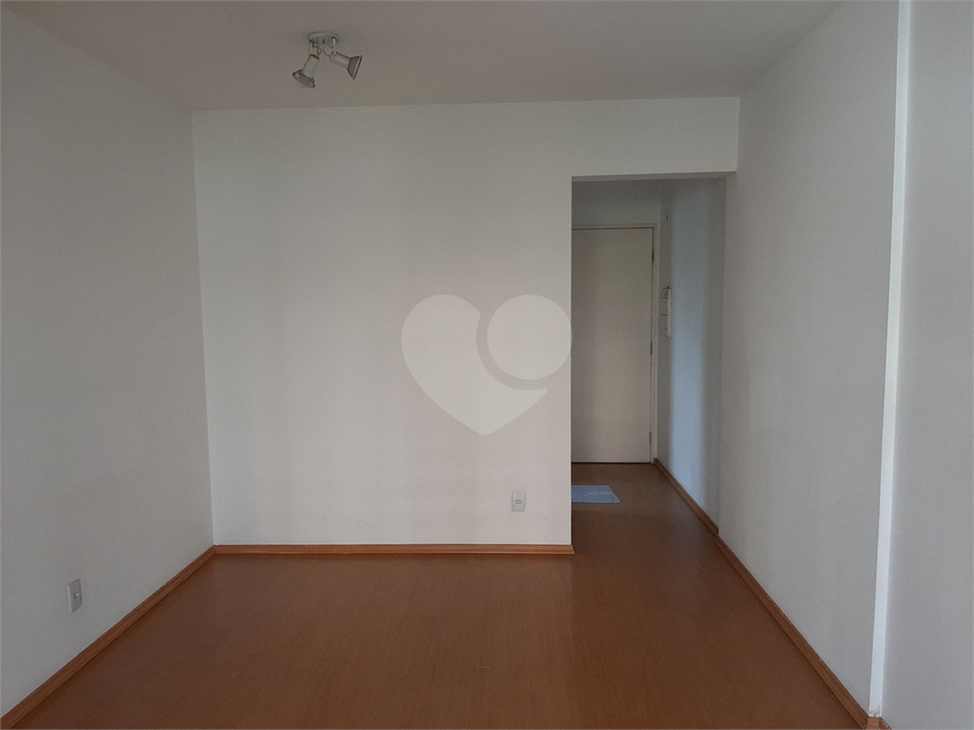 Apartamento à venda ou para alugar com 3 quartos, sendo 1 suíte,  em Vila Suzana, São Paulo, SP