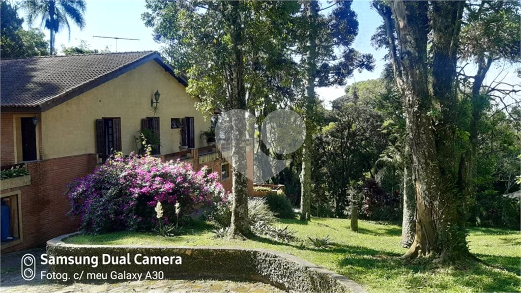 Casa à venda com 3 quartos, sendo 1 suíte, no condomínio Jardim da Monntanha II, Mairiporã - SP