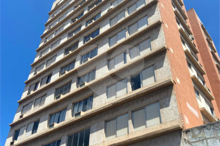 Apartamento à venda com 3 quartos, sendo 1 suíte,  no Centro, Araraquara, SP