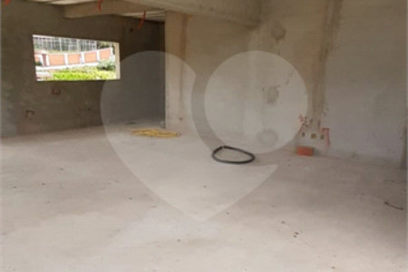Sobrado à venda com 3 quartos, sendo 1 suíte, em Jardim Centenário, Atibaia, SP