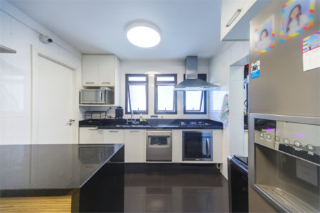 Apartamento de 149,51m2, 3 dormitórios, 1 suíte, toalete social, living 2 ambientes, 2 vagas fixas e lazer completo em Higienópolis.