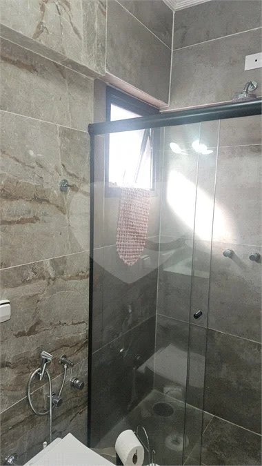 Indaiatuba- condominio Vale das Laranjeiras - Itaici - Terreno 3040,00 ms- construida 220ms - 3 dormitórios, sendo 2 suítes e uma suíte master com closet, além de uma sala ampla com 3 ambientes, Cozinha planejada,, campo de futebol/vôlei, Area de lazer com piscina, espaço gourmet com churrasque
