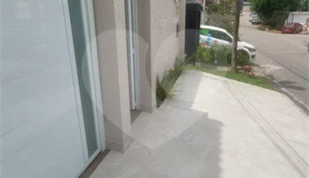 Casa à venda com 3 quartos, sendo 1 suíte,  no condomínio Residencial Vale das Palmeiras, Rio de Janeiro - RJ