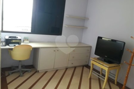 Apartamento com 136m² , 3 dormitórios , sendo 1 suíte , 2 vagas , à venda na Vila Prudente.