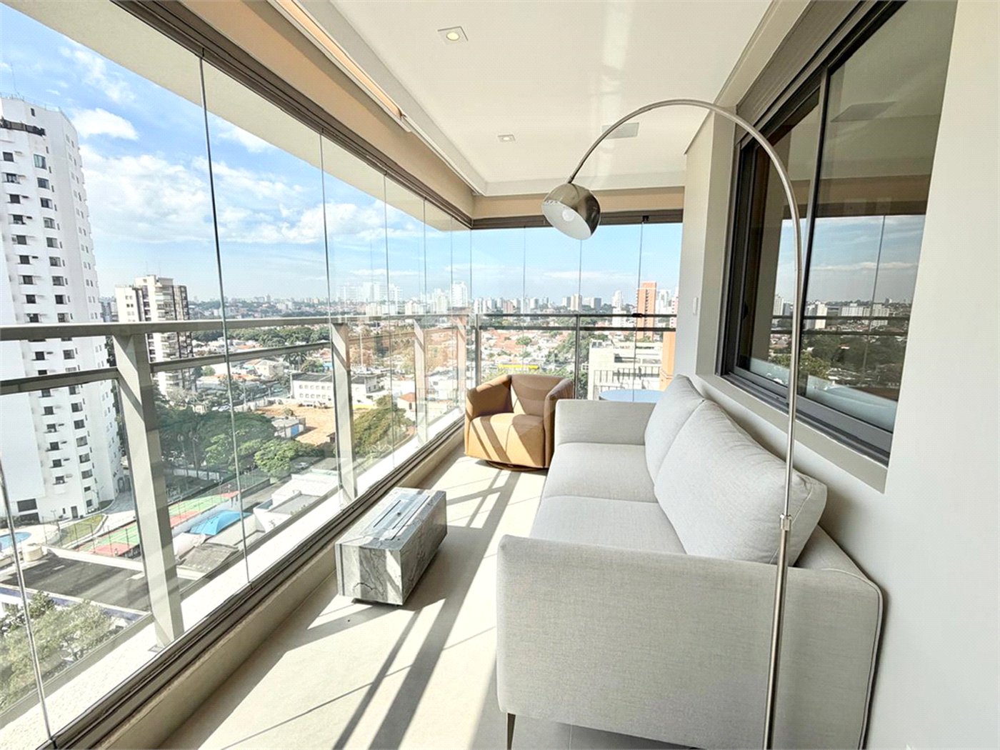 Apartamento à venda com 3 suítes em Campo Belo, São Paulo, SP