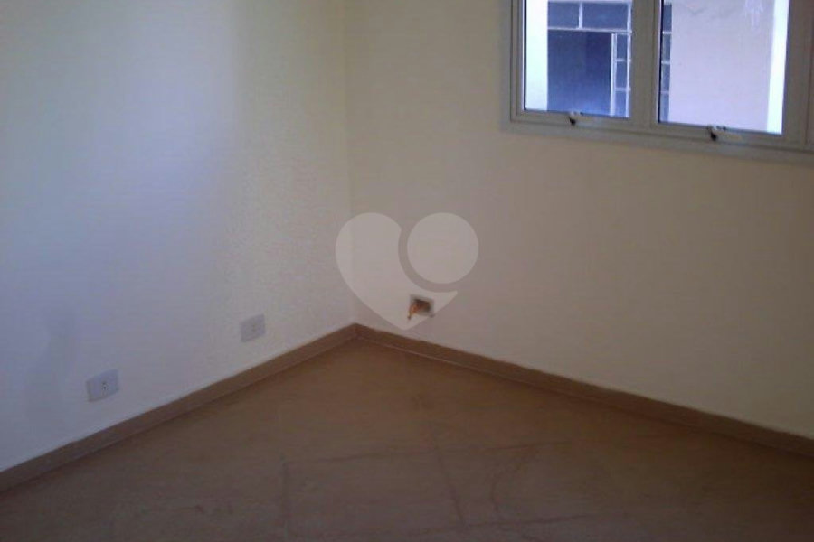 Sobrado à venda com 3 quartos, sendo 1 suíte, em Vila Irmãos Arnoni, São Paulo, SP