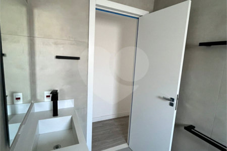Sobrado à venda com 3 quartos em Parada Inglesa, São Paulo, SP