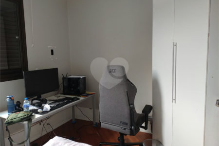 Apartamento à venda com 4 quartos, sendo 1 suíte,  em Brooklin Paulista, São Paulo, SP