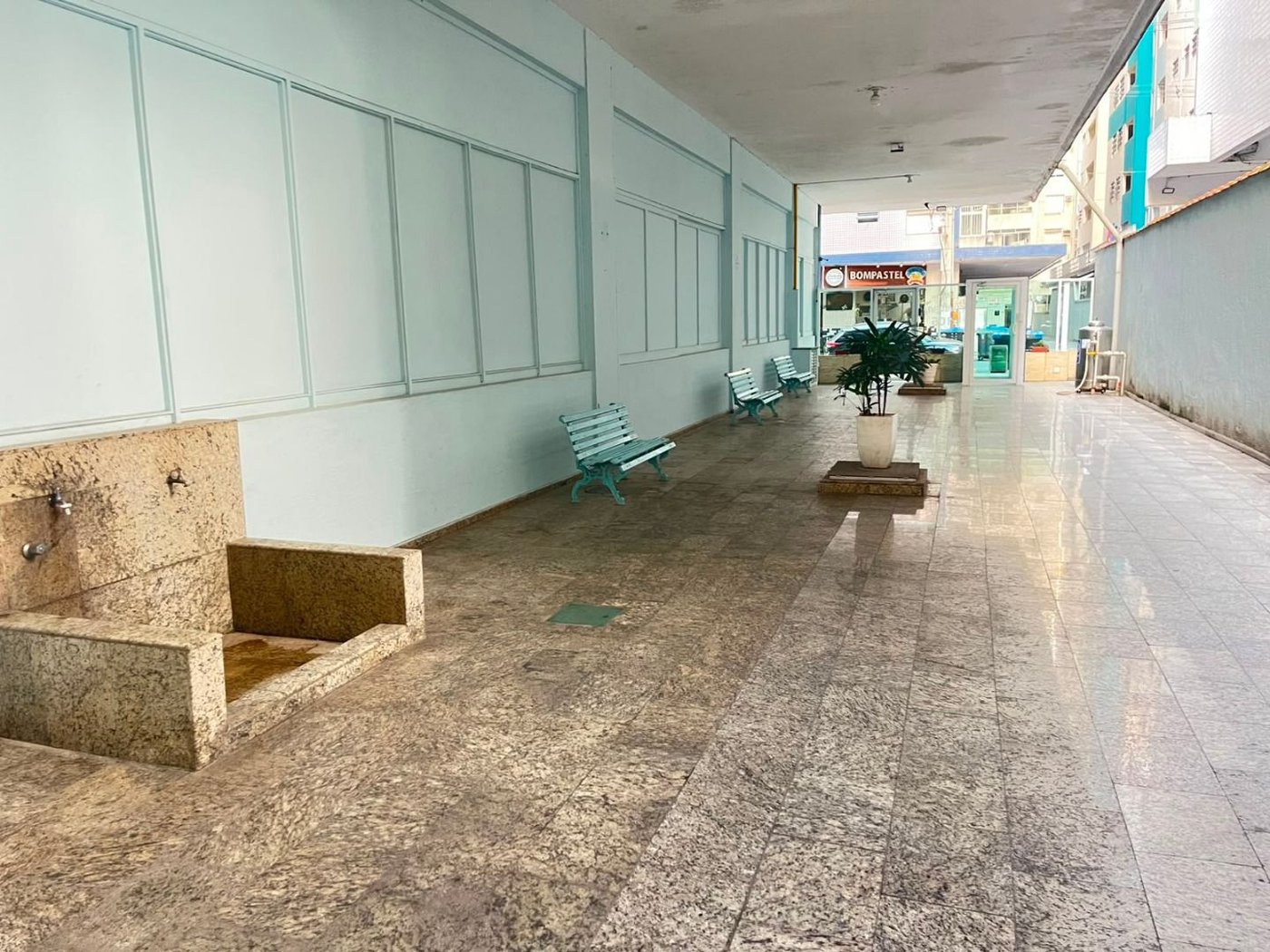 Apartamento na Quadra da Praia na Ponta da Praia – Andar Alto | Excelente Oportunidade em Santos!