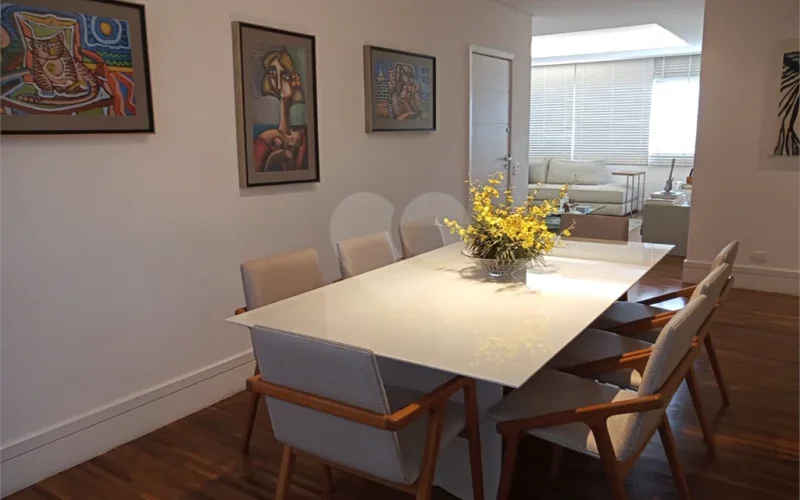 Apartamento à venda com 3 quartos, sendo 1 suíte,  em Higienópolis, São Paulo, SP