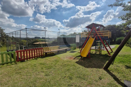 Terreno à venda no condomínio Bosque dos Cambarás, Valinhos - SP