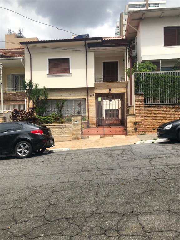 Casa à venda com 3 quartos, sendo 1 suíte,  em Aclimação, São Paulo, SP