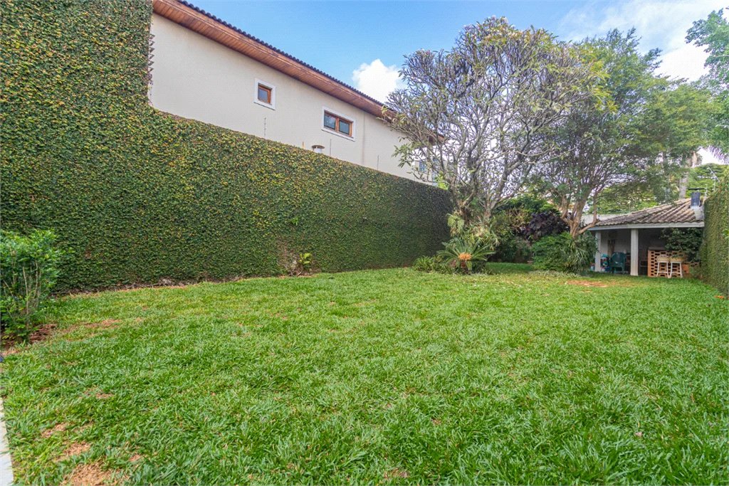 Casa à venda com 4 quartos, sendo 3 suítes, em Brooklin Paulista, São Paulo, SP